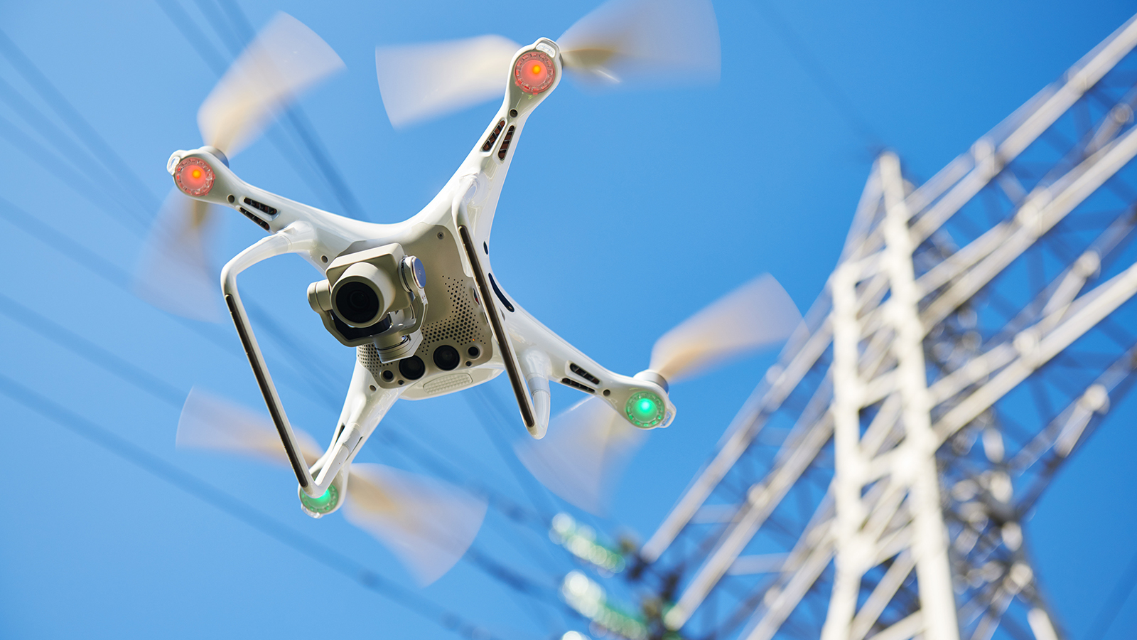 Autonomous drones monitoring electrical grids|Up to 100 drones monitor Hamburg Harbor